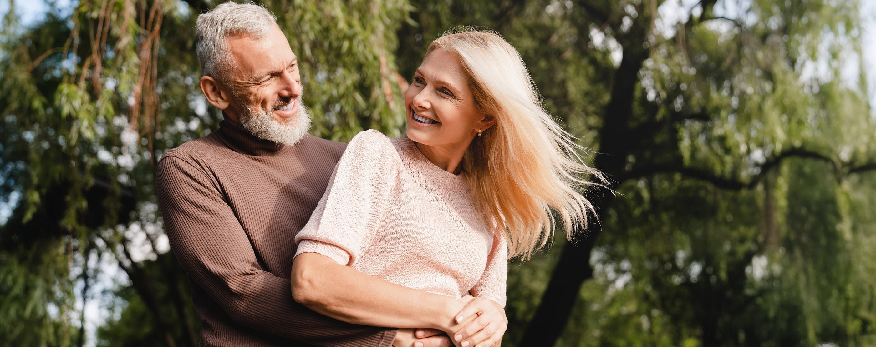 Paar mittleren Alters gesund dank MyNatur Spermidin 